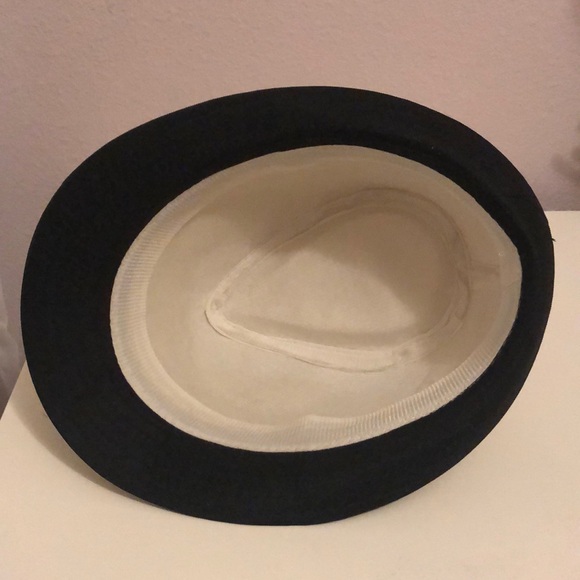 hat - Picture 5 of 5